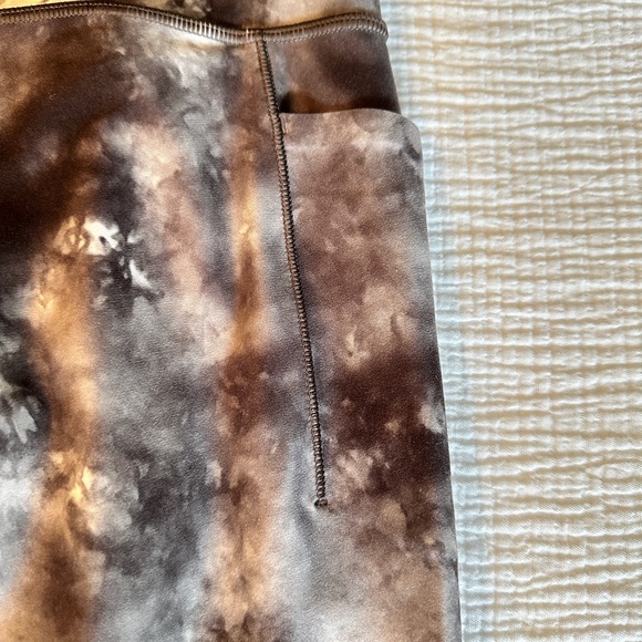 Athleta Cropper Leggings Marbled Charcoal Gray Tie Dye Size XSP - Picture 5 of 8